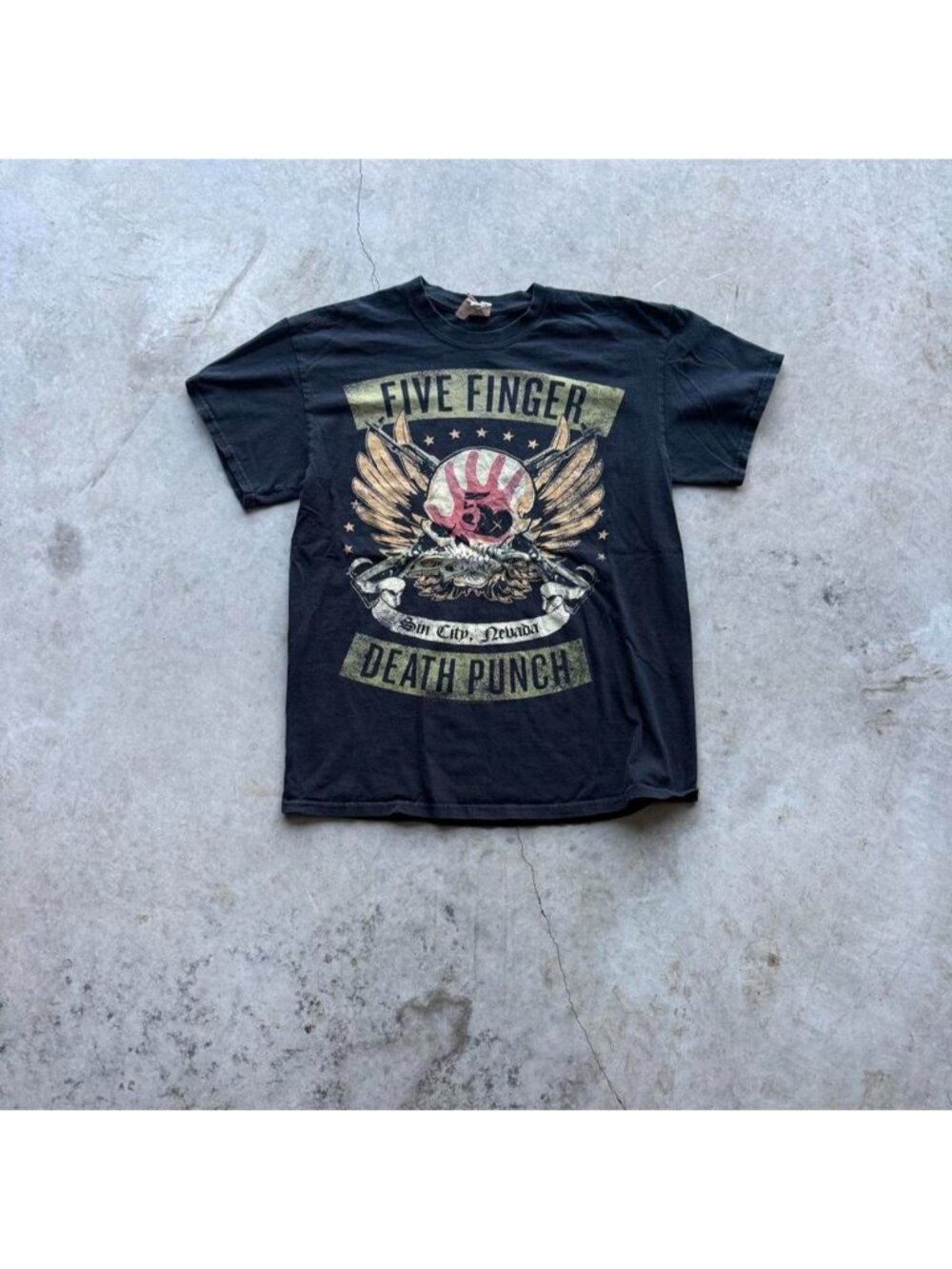 2000s Y2K Five Finger Death Punch Band Tee with skull